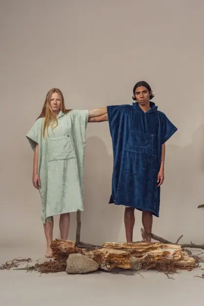 Ericeira Grüner Frottee Poncho  (2)