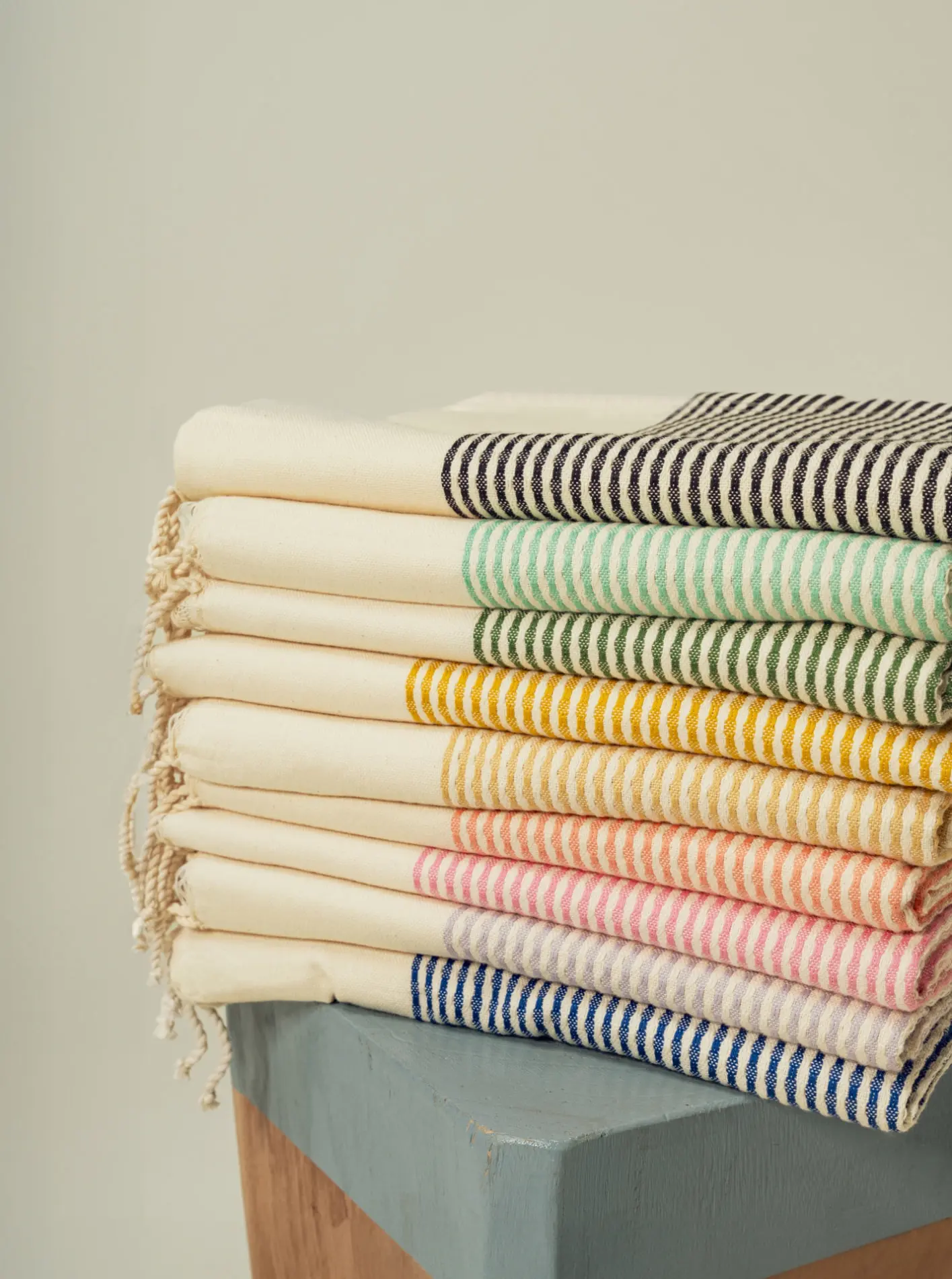 Futah - Nazaré Schwarz Strandtuch (3)