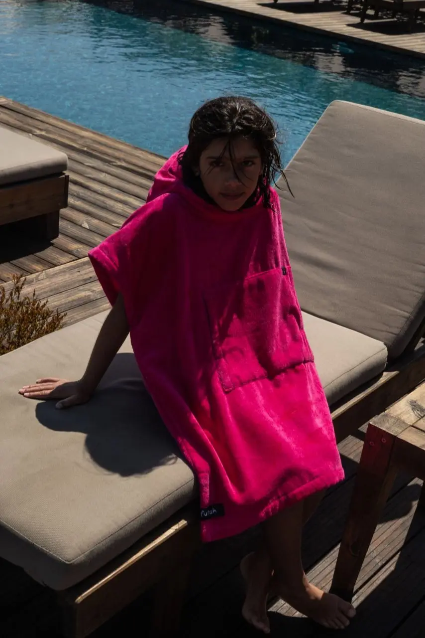 Futah - Ericeira Neon Pink Frottee Kinderponcho (2)