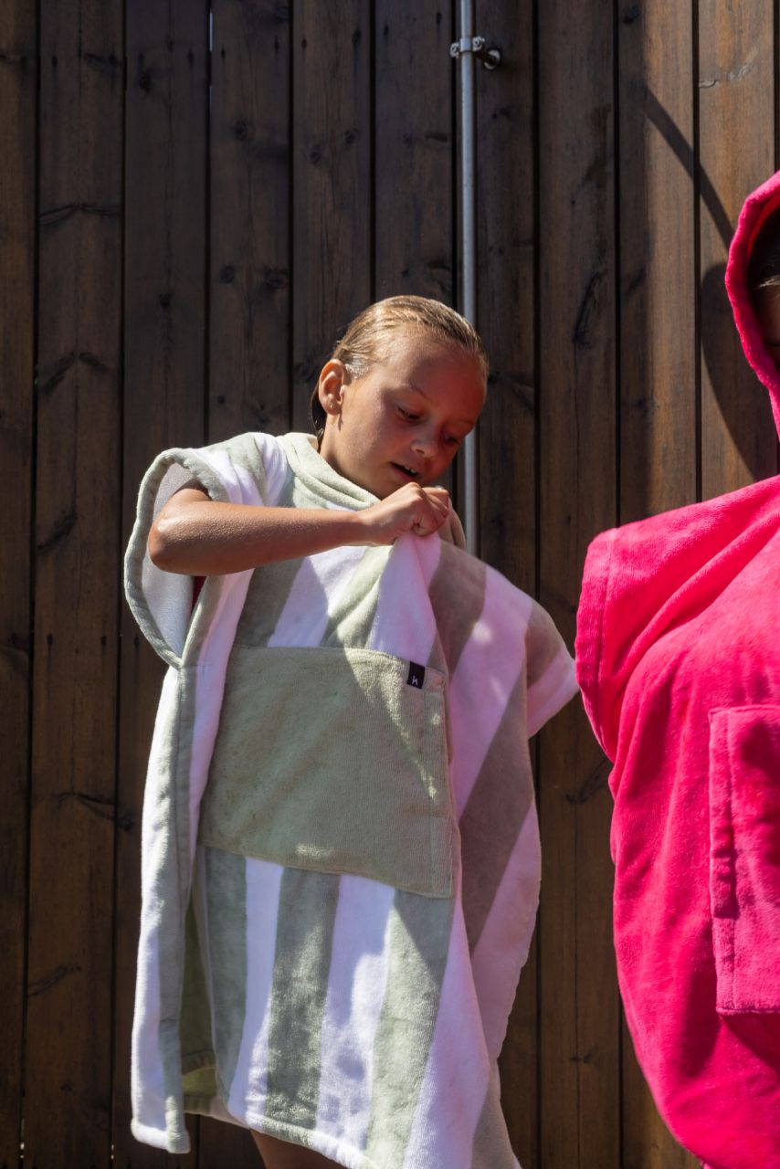 Futah - Bedu Zwei Grüns Frottee Kinderponcho (3)