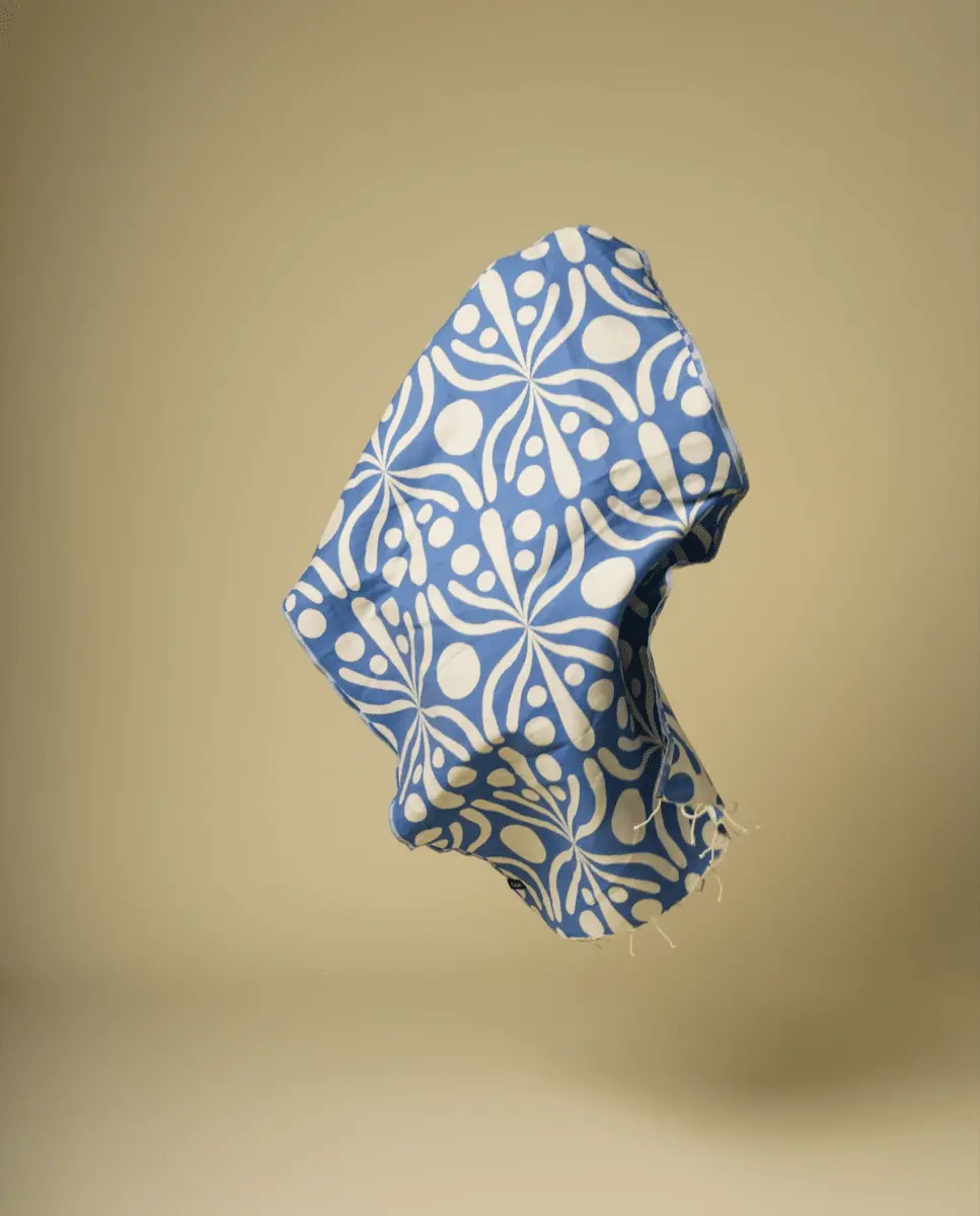 Futah - Flora Blau & Weiß Strandtuch (1)