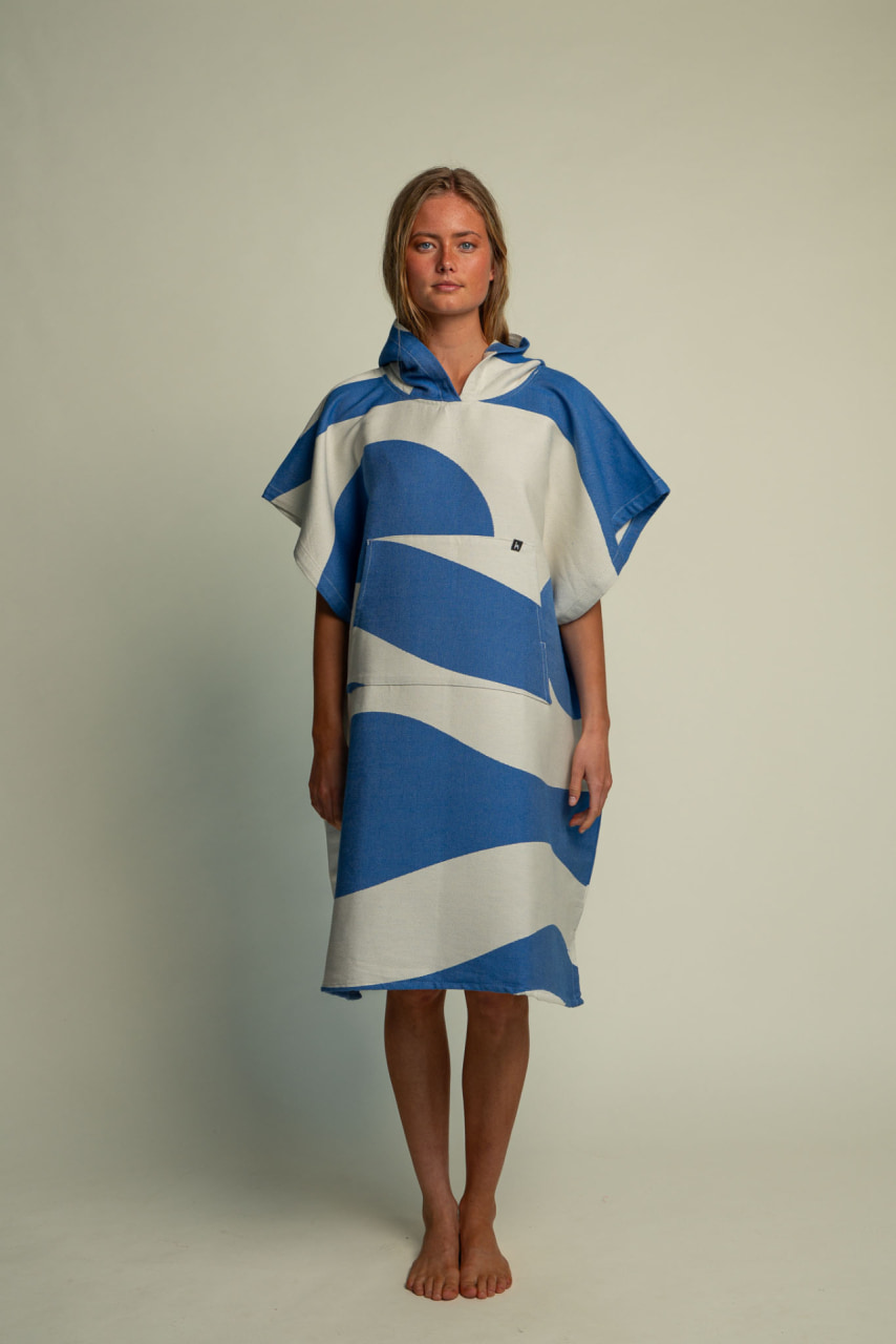 Futah - Aether Blau Poncho (1)